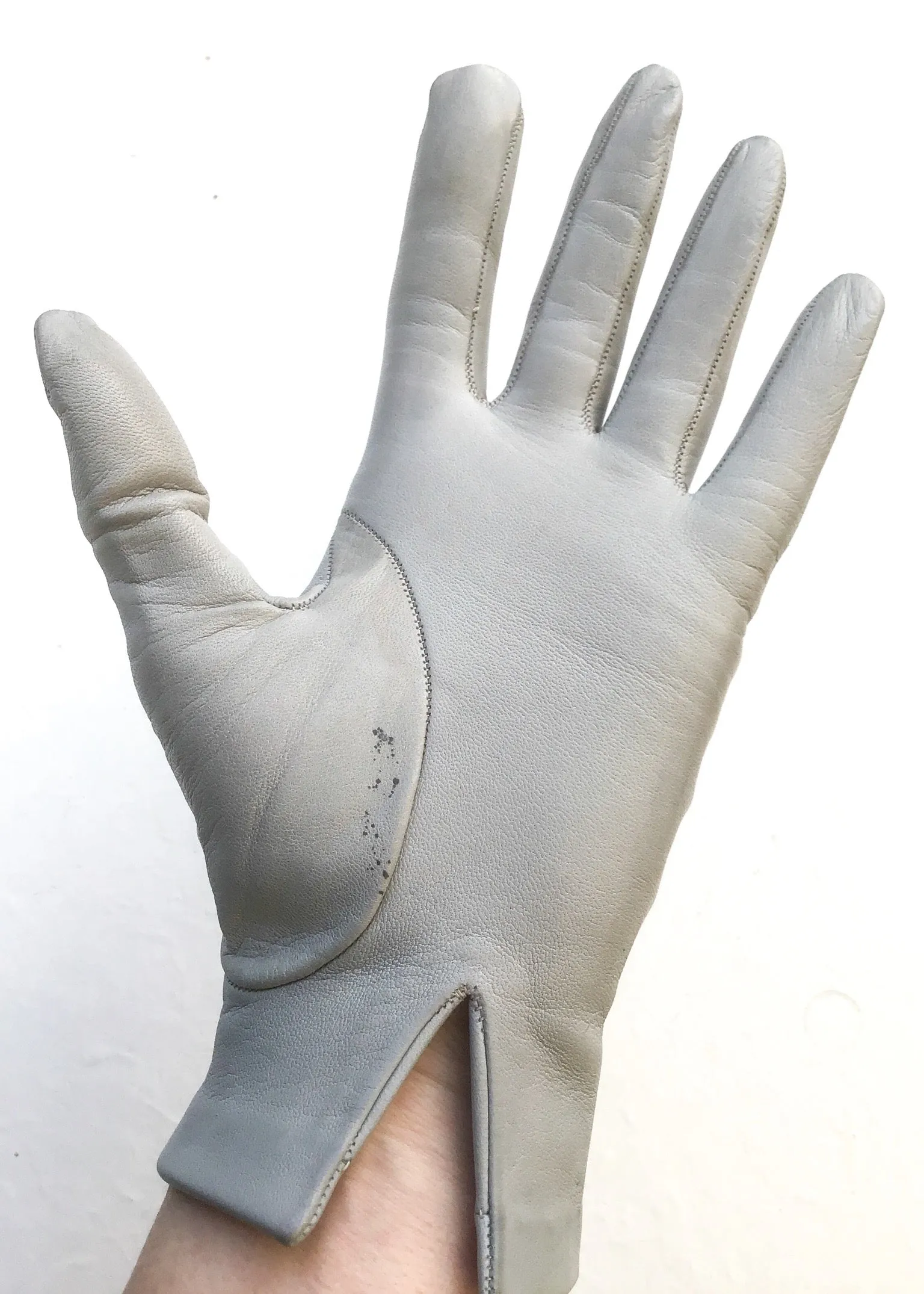 1960s Vintage Dove Grey Leather Gloves • Wrist Length Gloves • Size 7