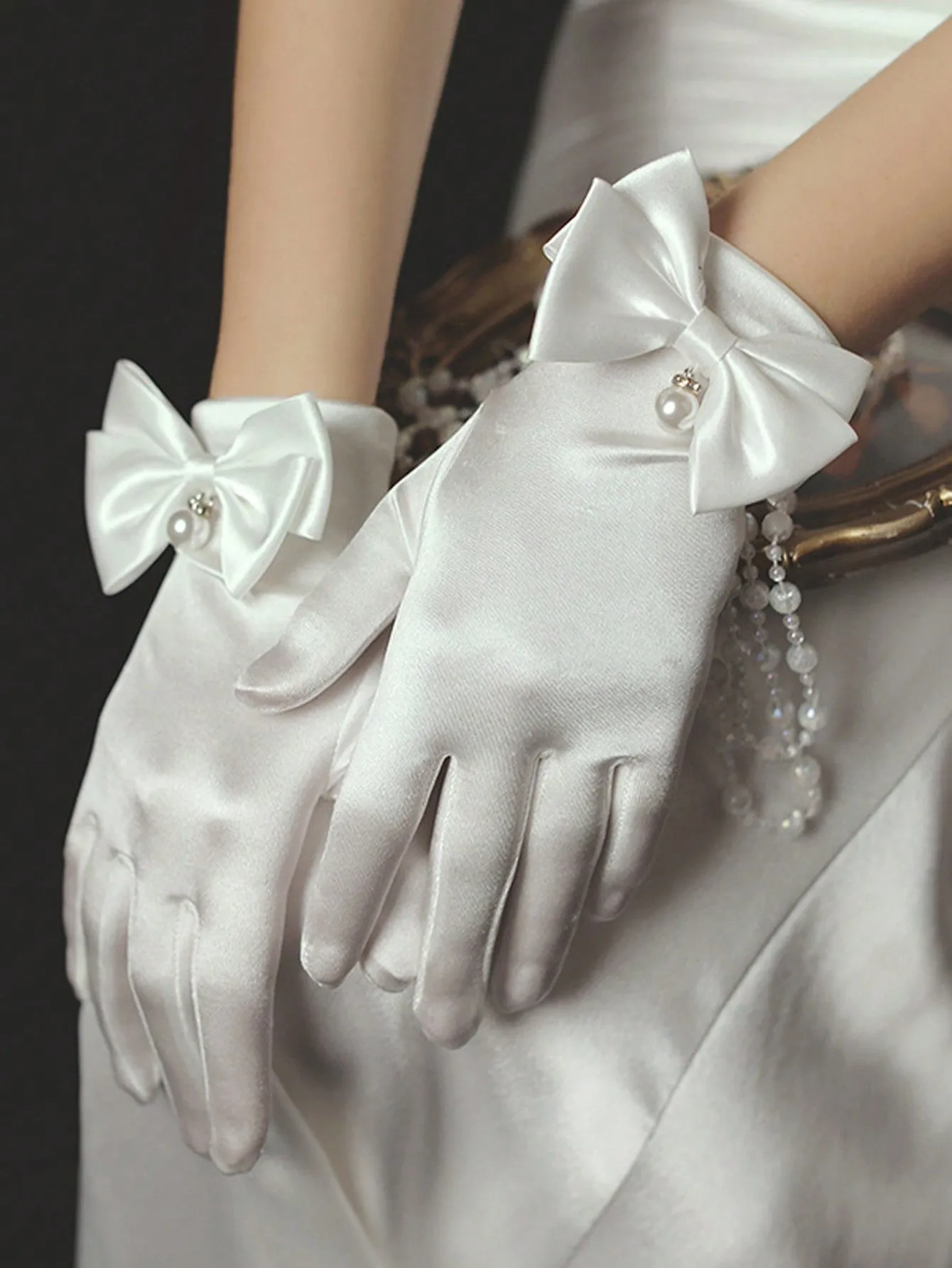 1pair Short White Satin Pearl Bowknot Elastic Gloves Suitable For Wedding, Party, Driving And Everyday Use