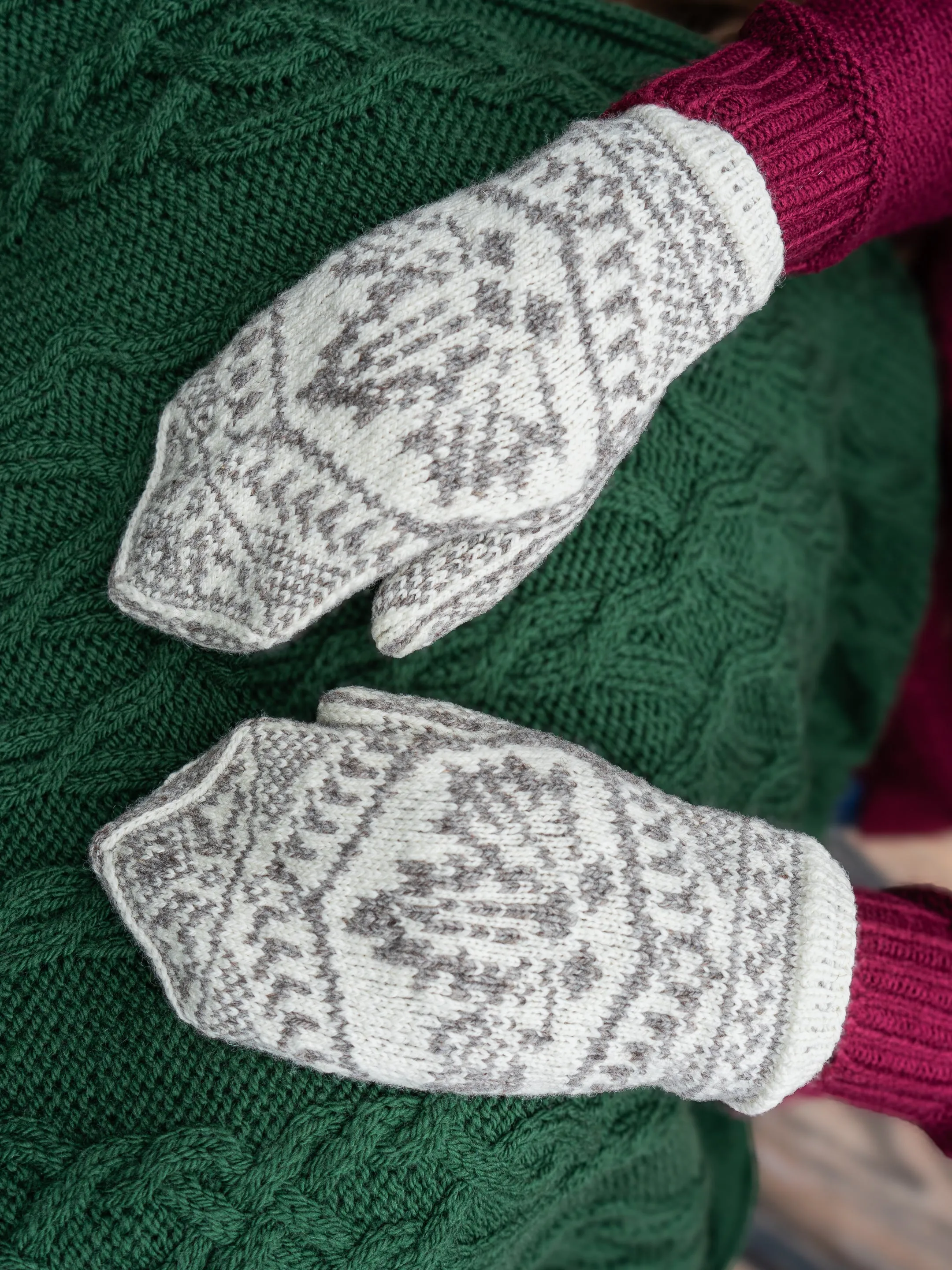 Holie Mittens by Isabella Clark <br/><small>knitting pattern</small>