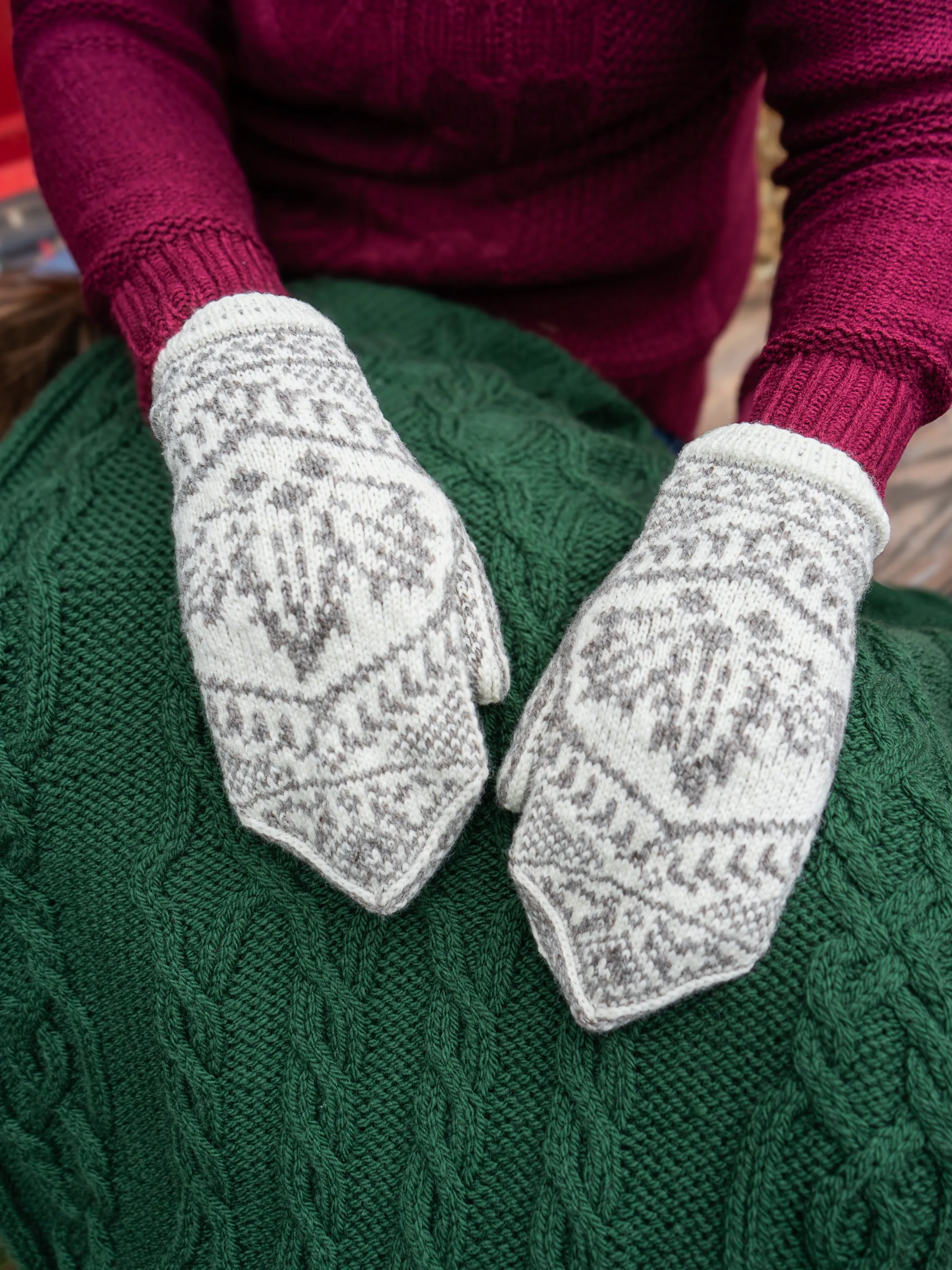 Holie Mittens by Isabella Clark <br/><small>knitting pattern</small>