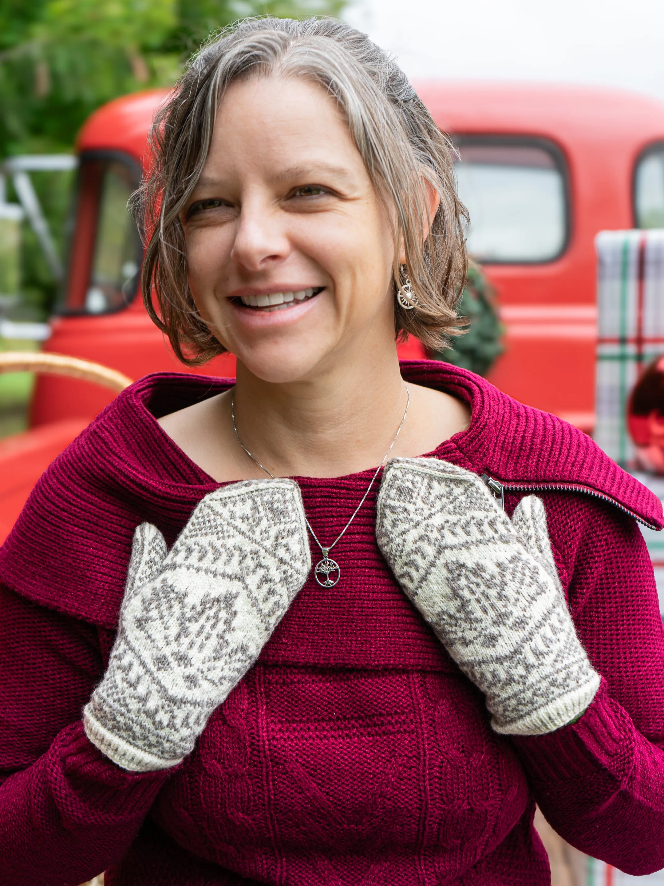 Holie Mittens by Isabella Clark <br/><small>knitting pattern</small>