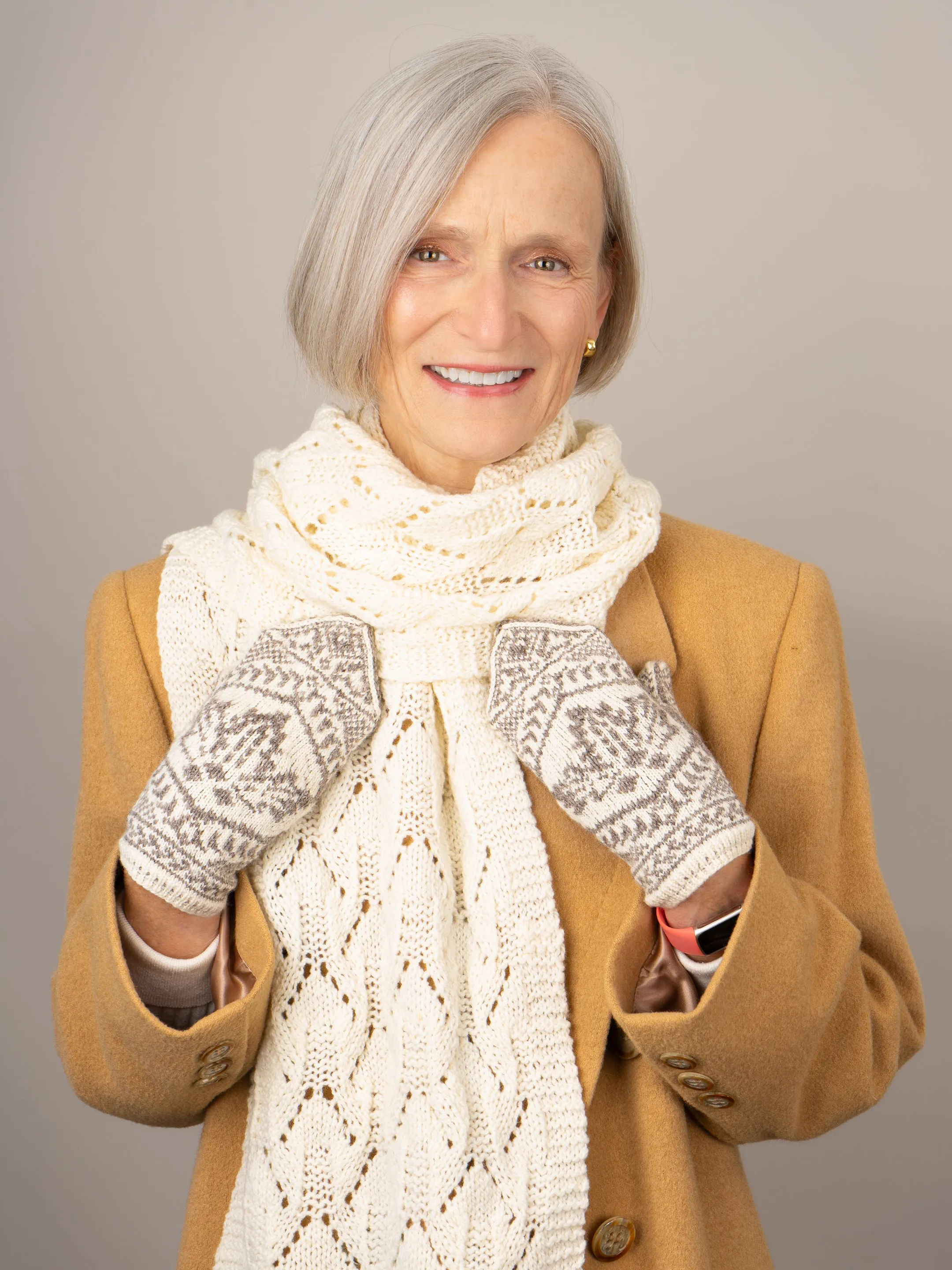 Holie Mittens by Isabella Clark <br/><small>knitting pattern</small>