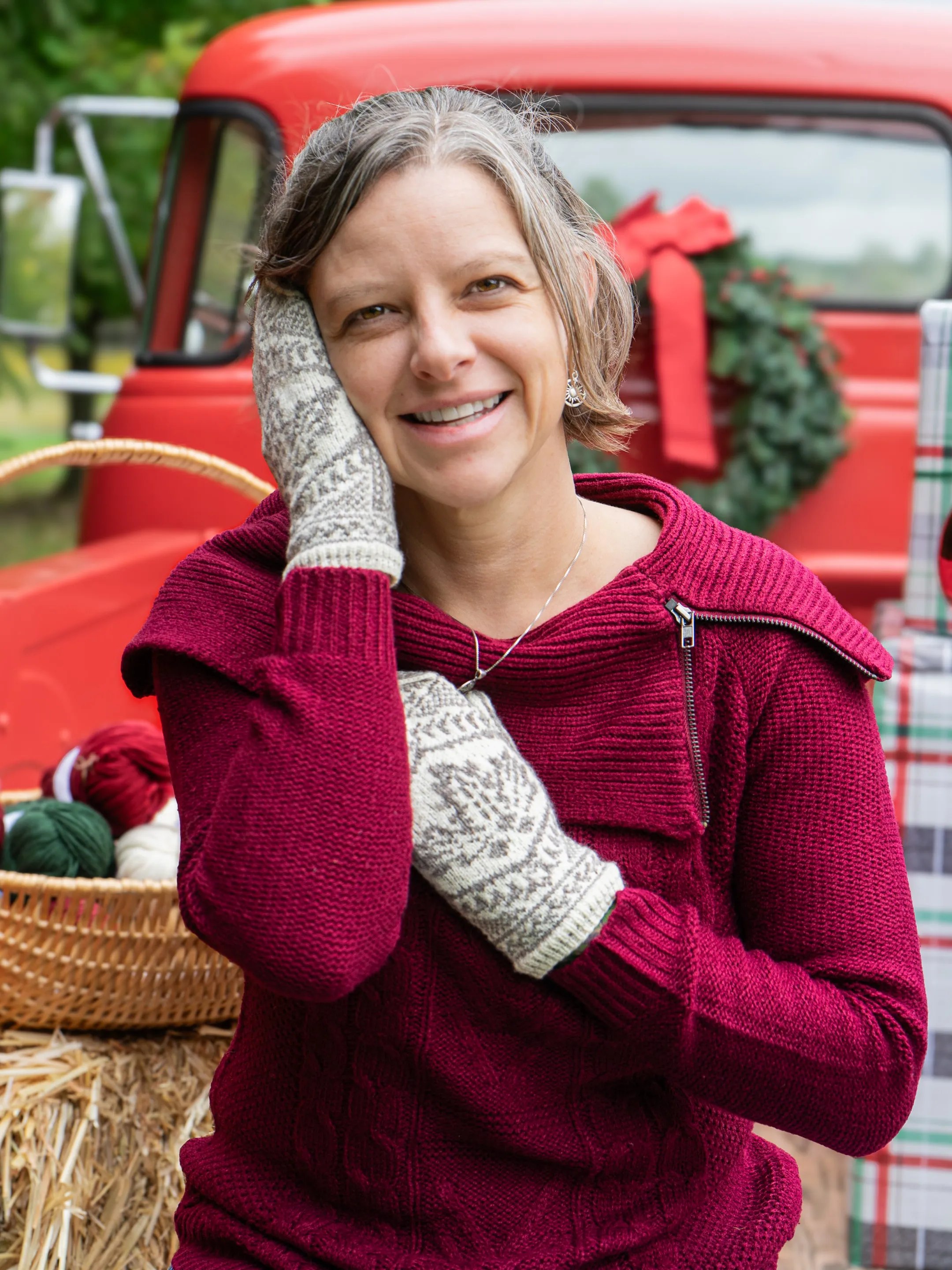 Holie Mittens by Isabella Clark <br/><small>knitting pattern</small>