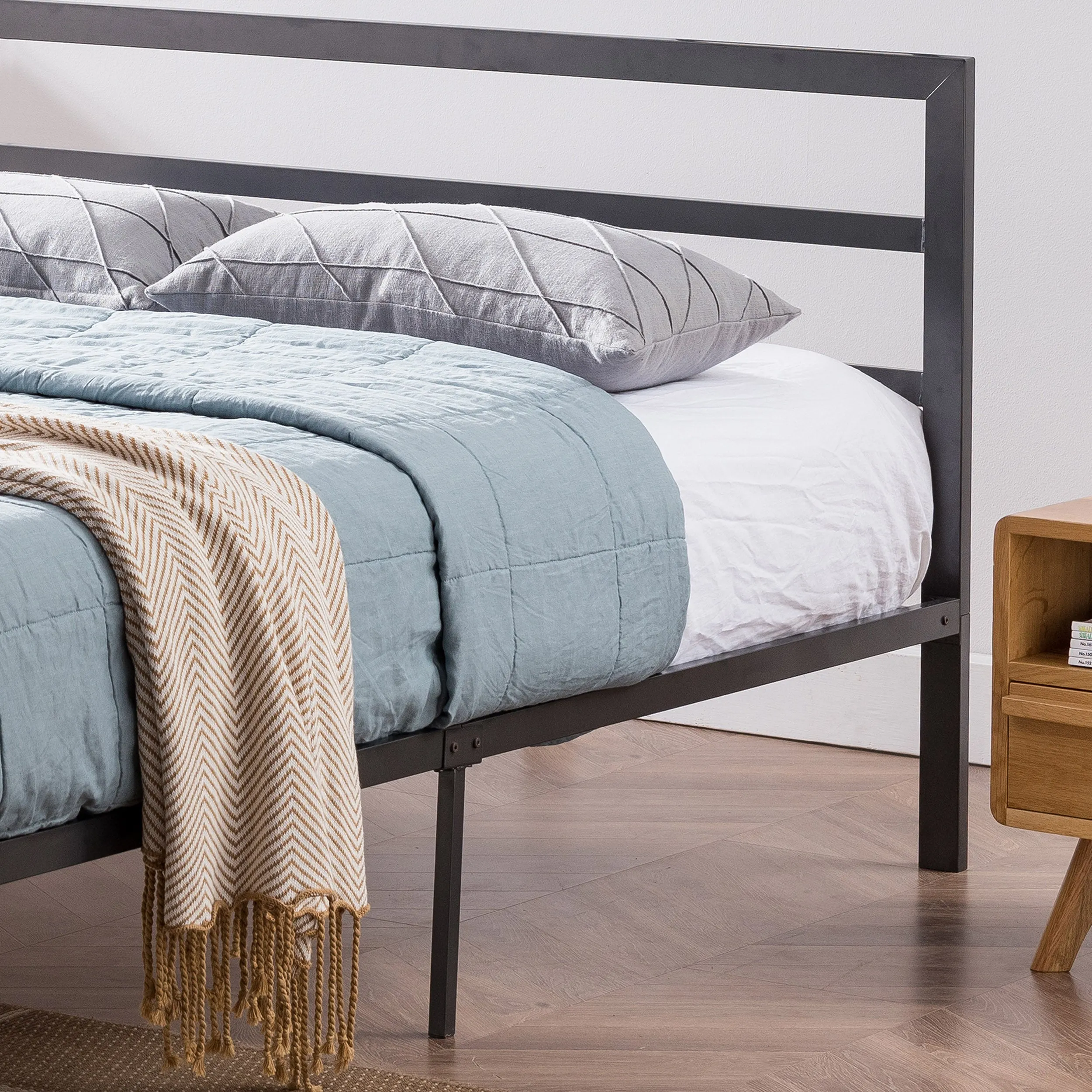 Jones Minimalistic Modern Slat Iron Queen-Size Bed Frame