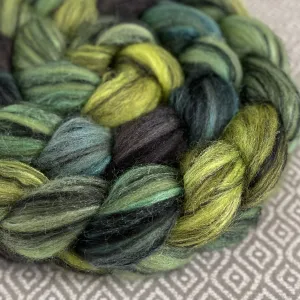 Polwarth Black Bamboo Silk Roving - Peridot