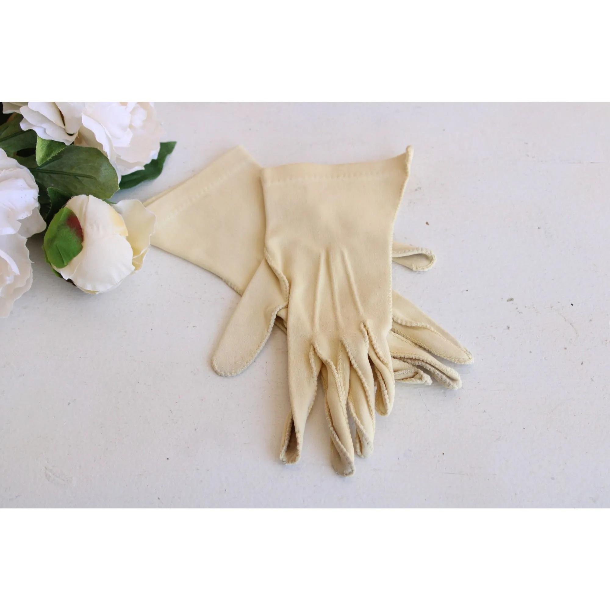 Vintage 1960s Yellow Wrist Matinee Length Cotton Glove