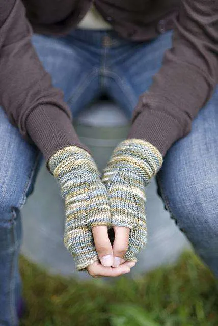 Welted Fingerless Gloves by Churchmouse Yarns and Teas